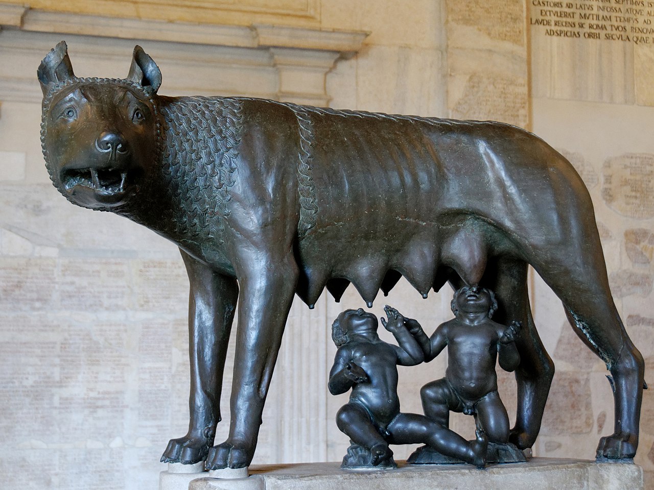 Lupa Capitolina, die kapitolinische Wölfin mit Romulus und Remus aus dem 12. Jahrhundert