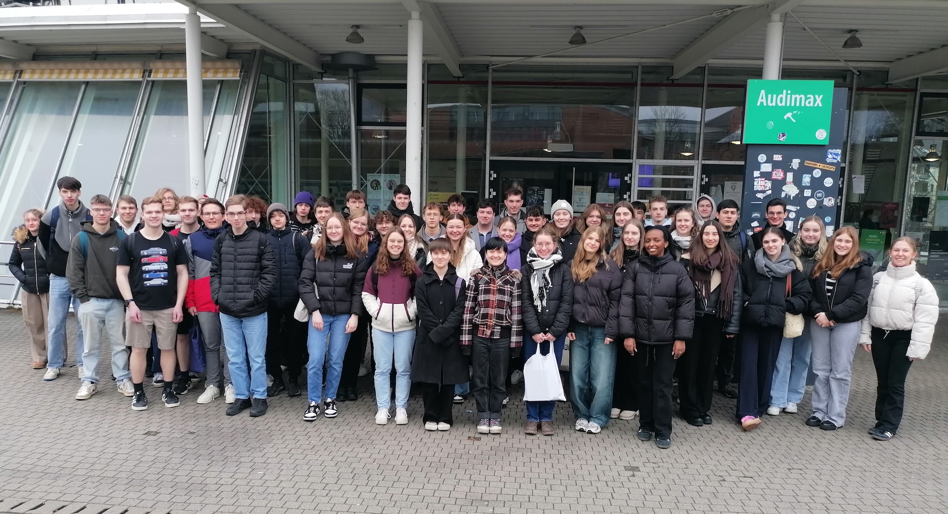 Gruppenbild der Q12 an Uni Bayreuth 2025