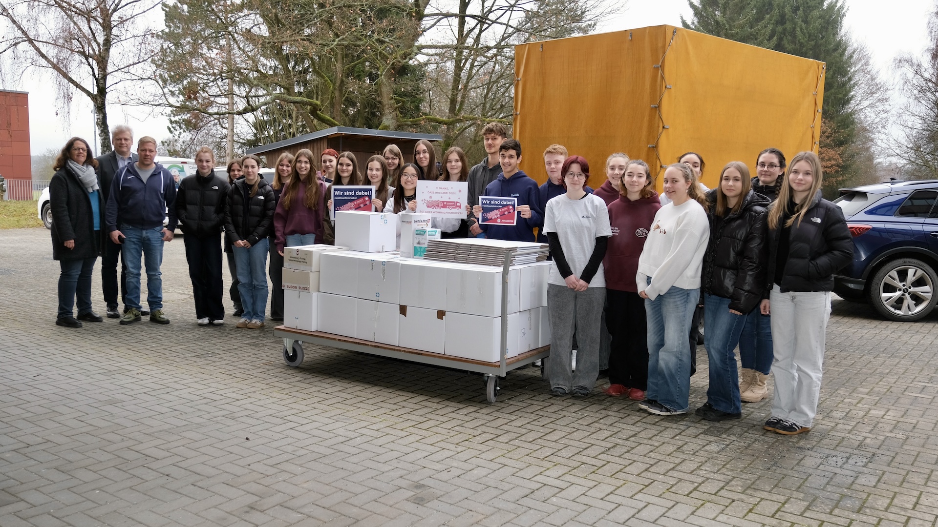 Weihnachtstrucker-Aktion der Johanniter am SGT - Dezember 2025