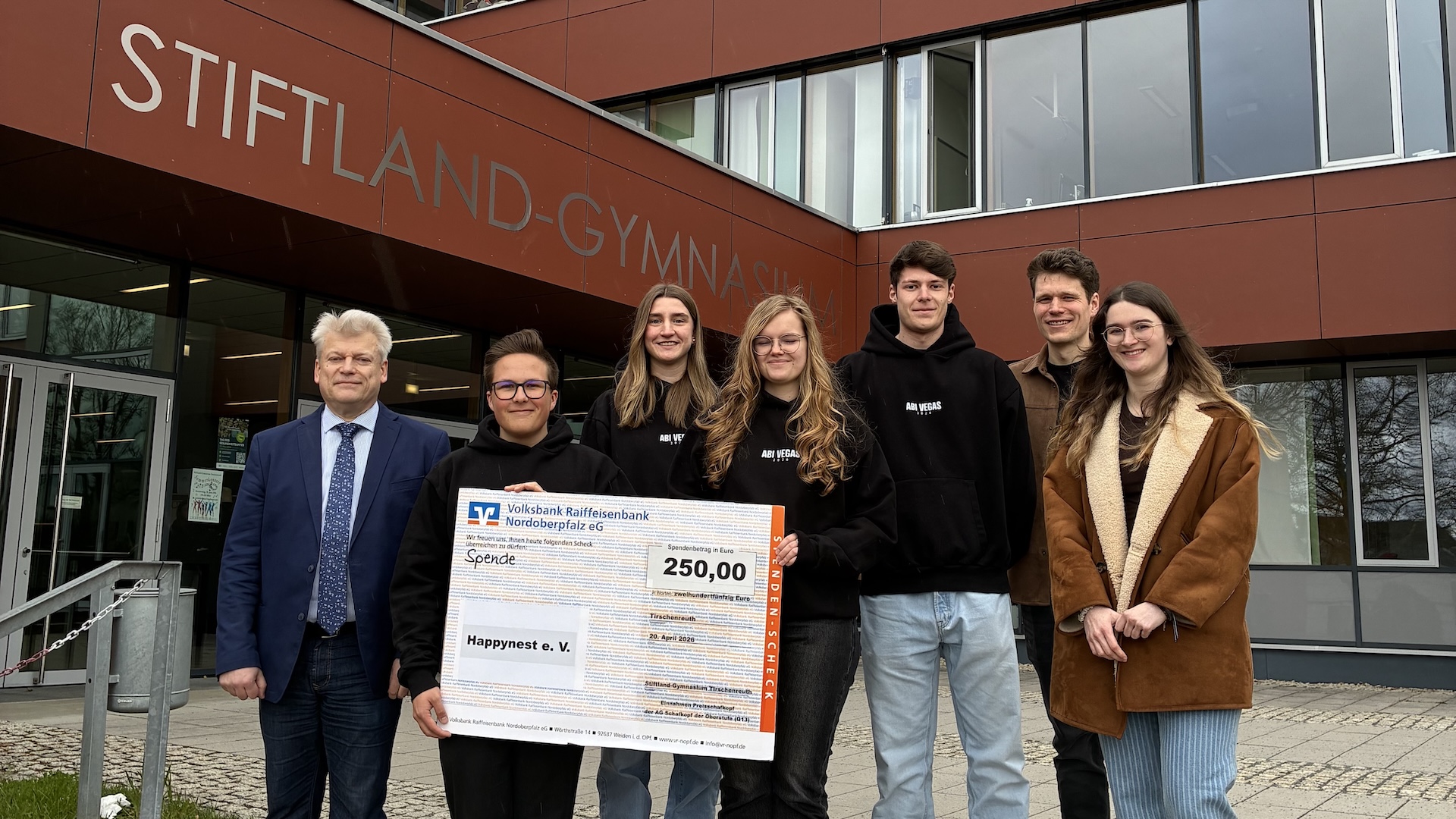 Schafkopf AG -  Spendenübergabe an Happynest e.V. - April 2026