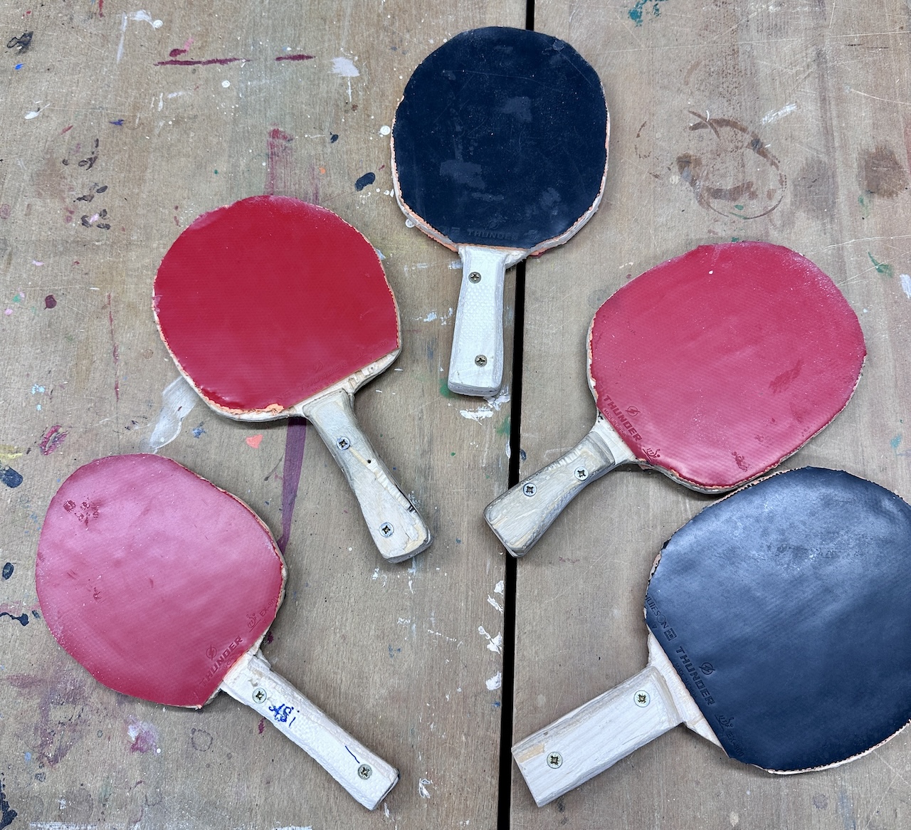 Herstellung eigener Tischtennisschläger am SGT