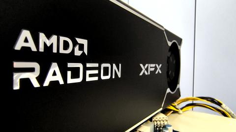 Unboxing der AMD Radeon AI Pro R9700 2026