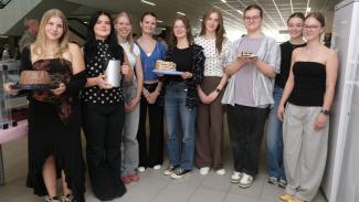 Schulfest 2026 - Kuchenverkauf der Oberstufe